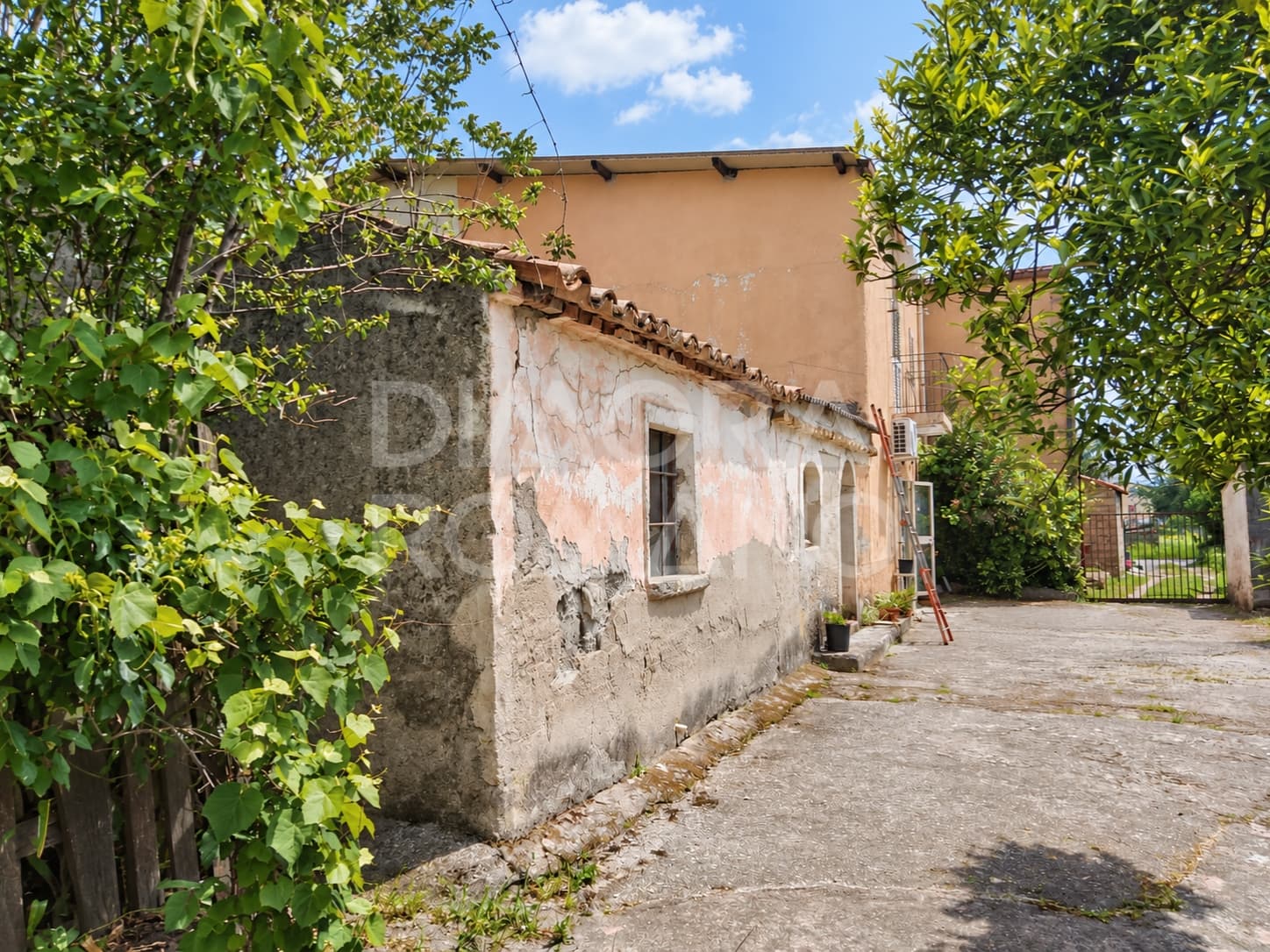Terreno agricolo di circa 3.000 mq con rudere – Lamezia Terme, via Salvatore Foderaro